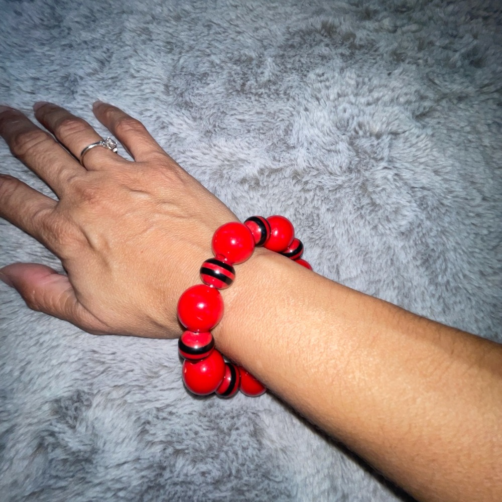 Red and Black Beads Elastic Bracelet